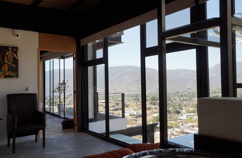 San Pedro House | Casa Bimali. Increíbles montañas rodeando este cómodo espacio pet-friendly.