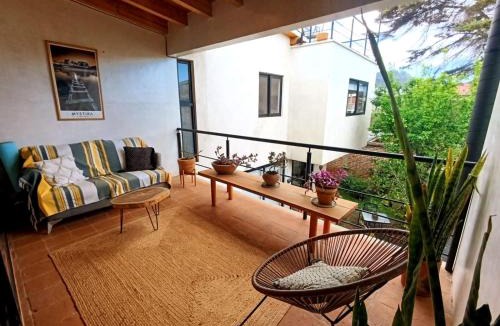 Del Cerrillo House | Casa Colibri San Cristobal