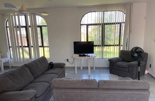 Ayala House | Casa de Descanso / Casa fin de Semana