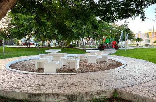 Merida House | Casa Flor de Mayo, fresca, climas, en privada