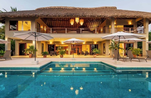 Barra de Colotepec House | Casa Julia | Stunning Views | Steps From The Beach
