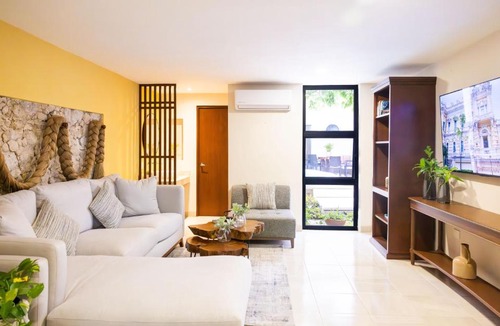 Centro House | Casa Santian - Colonial Mansion near Paseo Montejo & Gastronomic Corridor