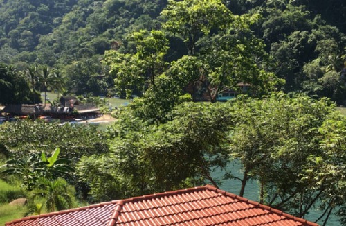 Boca de Tomatlan Cottage | Casita Armonia 1, cabin facing the sea