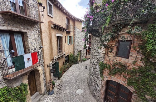 Santeagueda Apartment | Castello di Carlo – Carlo VI Loft