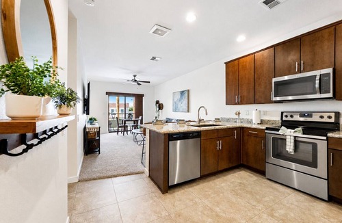 Ocotillo Condo | Cays Luxury Living! Resort Pool, Gym, Walk to Restaurants