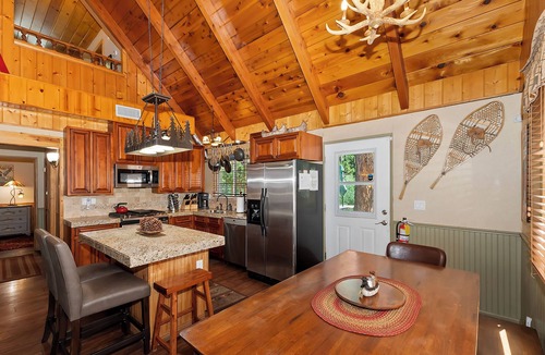 Fox Farm Cabin | Central AC in main Cabin. "Stay cool, my friends!"