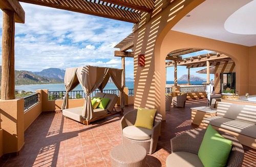 Loreto Hotel | Charming 2-bedroom hotel suites with WiFi, AC in enjoyable Loreto