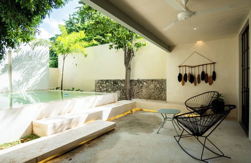 Centro House | Charming 2-bedroom house with AC, WiFi in tranquil Mérida