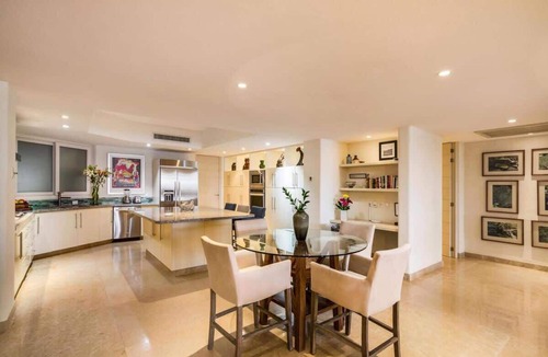 Emiliano Zapata Condo | Charming Condo with Beautiful Views | Walk to Beach & Dining