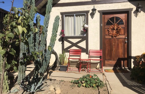Los Gatos House | Charming Hidden Cottage