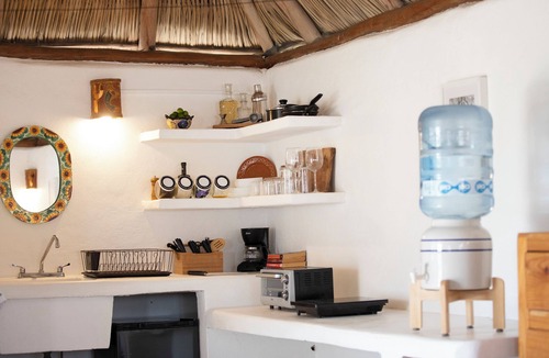 Emiliano Zapata House | Charming rooftop bungalow 1 block from the beach!