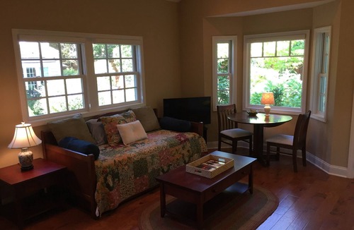 Los Gatos Apartment | Charming studio cottage w/lovely gardens, close to town