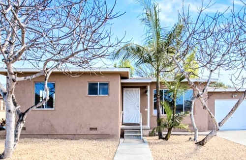 Lincoln Acres House | Chic Bay Home~2 Full Baths~Walk to GaylordResort~Mins to San Diego Zoo & beaches