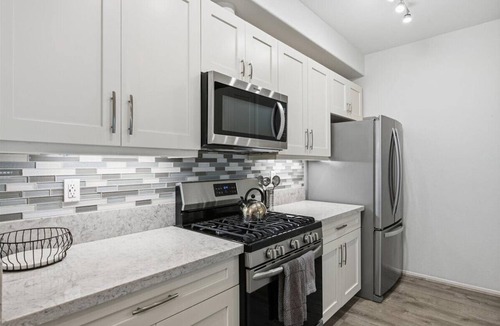 Carmel Valley Condo | Clean and modern Carmel Valley/Del Mar condo near beach, races, Torrey Pines