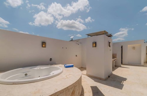 Luis Donaldo Colosio Apartment | Coastal oasis w/spa tub near beach & 5th Ave