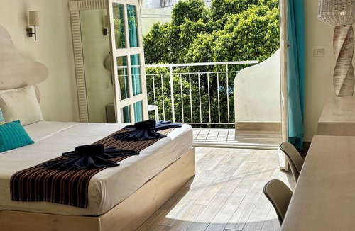 Gonzalo Guerrero Hotel | Coco Rio Hotel