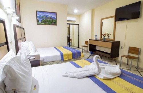 Merida Hotel | Comfortable 2 Double Room w/Pool Access and Relaxing Garden in Mérida Centro