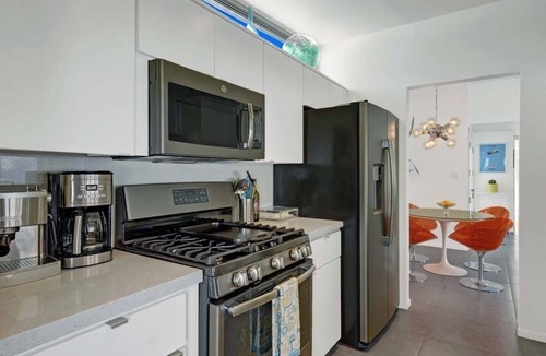 Racquet Club South House | Comfortable 3 bdrm/1.75 bath in Palm Springs - Rubys Retreat