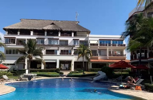 San Pedro Mixtepec Condo | Condominium with a sea view