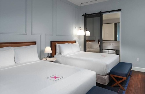 Tenderloin Hotel | Contemporary Suite in San Francisco, Axiom Hotel, Meta Queen | 2 units