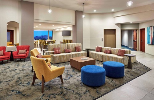 Pismo Beach Hotel | Convenient Base for Exploring Pismo Beach & SLO County l Deluxe King Room