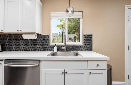 Paso Robles House | Cottage on Micro Resort, Hot tub close to Downtown