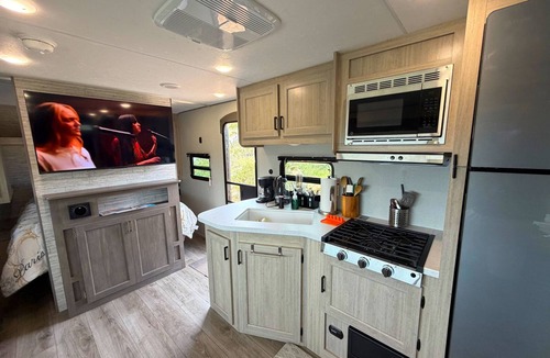 Palm Springs House | Cozy 2-bedroom brand new trailer in quaint Whitewater with all amenities.