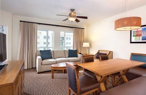 Townsite Resort | Cozy 2-bedroom resort with AC, WiFi, fitness room in marvelous Oceanside