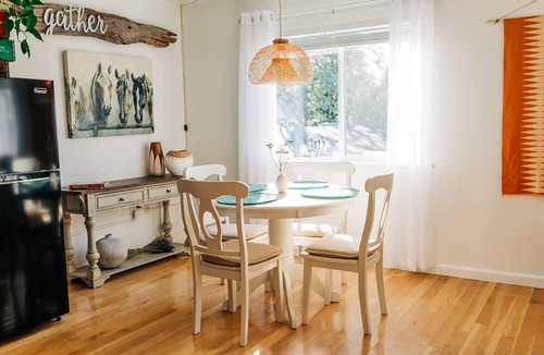 Crescent City Apartment | Cozy country retreat 5 minutes from the beach and redwoods.
