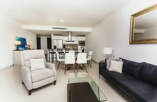 Puerto Juarez Condo | Cozy & NEW unit Steps from the Beach sleeps 6 Casa Magallon