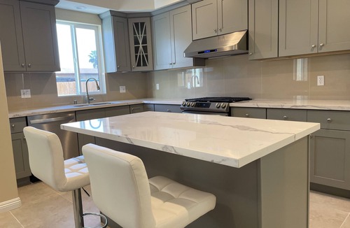 North Central House | Cozy spacious house near RoseBowl, DTLA, and more