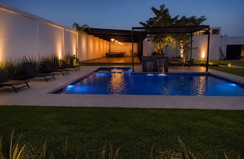 Cuernavaca Apartment | Deluxe suite King size bed, kitchen and internet Near event grounds 2