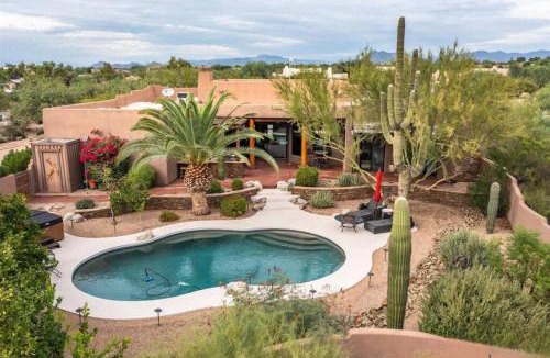 North Scottsdale House | Desert Hideaway Shuffleboard Court Golf Billiards
