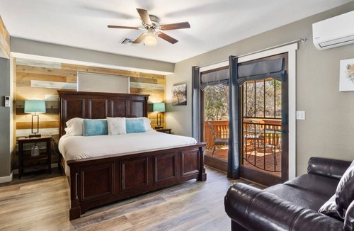 Cornville Cabin | Escape to your own private luxury estate in the heart of Sedona Wine Country. Designed for groups of up to 14 guests, The Reserve offers a rare combination of relaxation, connection, and adventure. Enjoy pickleball matches, evening hot tub gatherings
