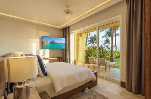Barra Vieja Apartment | Exclusive Oceanfront Apartment Beach access
