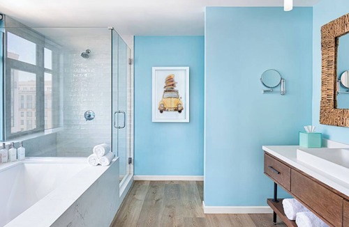 East Village Hostel | Experience Downtown San Diego | Poolside Fun & Downtown Access