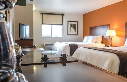 Monaca Hotel | Explore Nature Trails & Nearby Shops from a Cozy Pet-Friendly Room