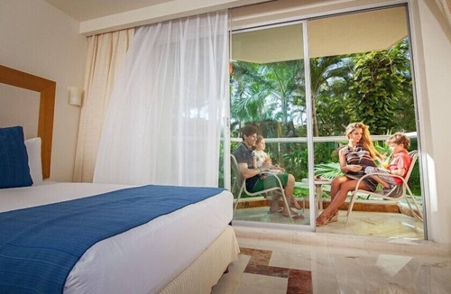 Cozumel Hotel | Exquisite Caribbean Studio with Private Beach and Pool