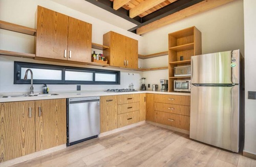 Avandaro House | Family-Friendly House with Private Patio Retreat