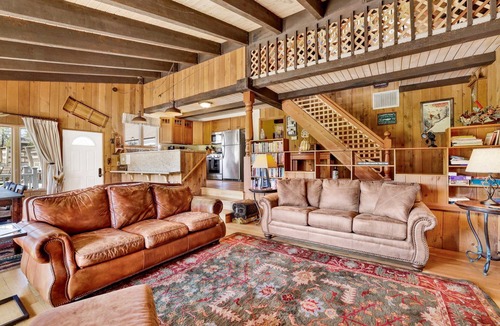 Moonridge Cabin | Family Retreat: Walk to Zoo & Golf Course | 3BR w/BBQ & Wood Fire