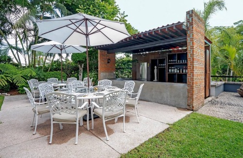Cuernavaca House | Family Villa, Bar, Jacuzzi and Pool