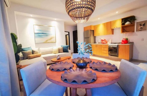 Emiliano Zapata Apartment | Favorite Location! Walk to beach & Romantic Zone
