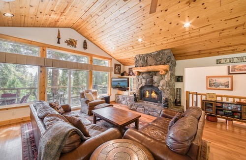 Tahoe Vista House | Fawn View By Tahoe Getaways - Spacious 5 BR - Pool Table-Hot Tub