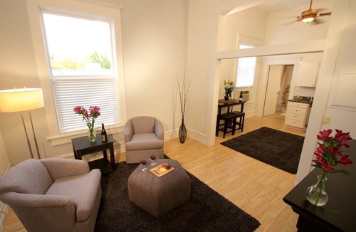 Walla Walla Apartment | Five — King Bed, Historic Downtown Apartment in Nicely Appointed Building on Main Street