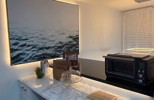 Del Mar Heights House | Five minute walk to the beach! Coastal 3-bedroom in Del Mar!