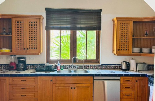 Nopolo House | FN-133 Fabulous 3 bed 3 bath plus sofa bed casa (Sleeps 8)