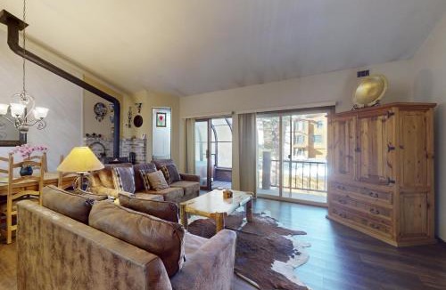 Mammoth Lakes Apartment | Forest Creek 22