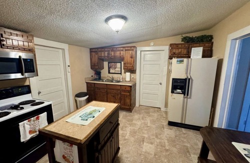 Ashland House | Four Doors Down