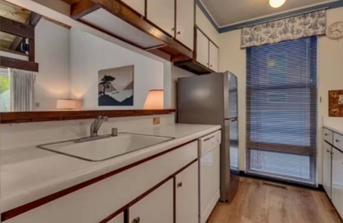 Lake Forest Condo | Fresh Tahoe City Mountain Condo, Office, Boat Ramp