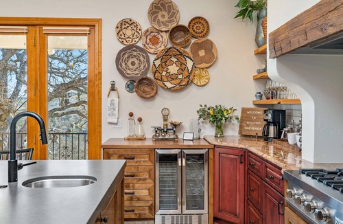 Paso Robles House | Game Room + Hot Tub + Sauna | Hilltop Paso Views | Hilltop Hacienda